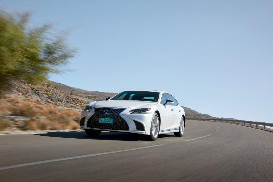 Lexus LS500h AWD 2017 года  (WW) (фото 8 из 40)